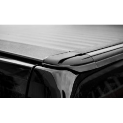 Le couvre benne Roll Top Cover Xtreme Pace Edwards Toyota Hilux 2016-2021 offre une conception plus ergonomique