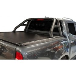 Les rails latéraux du couvre benne Roll Top Cover Xtreme Pace Edwards permettent l'installation de Roll Bar