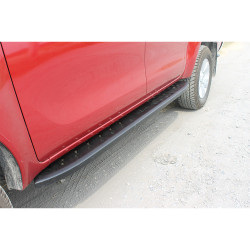 Marchepieds acier OFD Shark Toyota Hilux 2016-2024